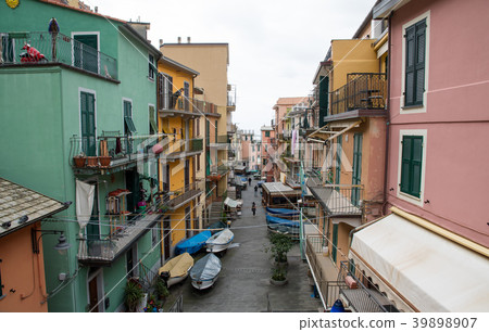 Cinque Terre (Liguria, Italy) Main street in Manarola Cinque Terre (Liguria, Italy) Main street in Manarola 39898907