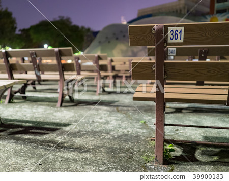 夜晚公園的長凳 夜晚公園的長凳 39900183