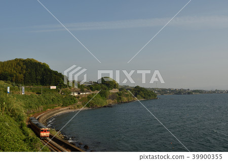 Kiha 66 of the Omura Line 39900355