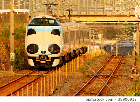 Panda Kuroshio No. JR 287 Panda face Express Train Kuroshio 75 Panda Kuroshio No. JR 287 Panda face Express Train Kuroshio 75 39906912