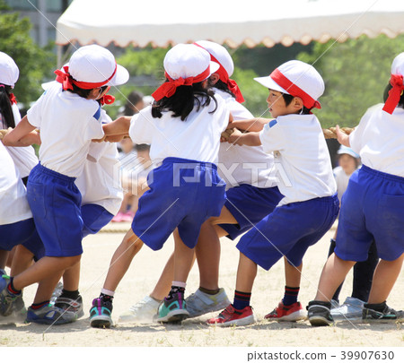 小學運動會下級拔河比賽 39907630