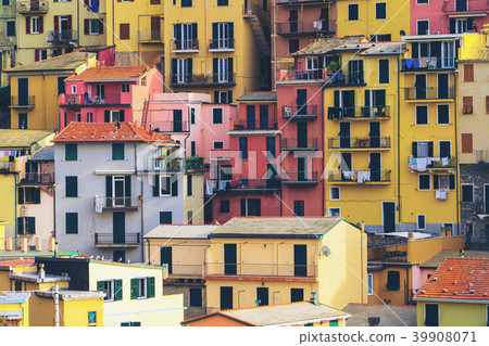 Colorful houses in Manarola, Cinque Terre - Italy Colorful houses in Manarola, Cinque Terre - Italy 39908071