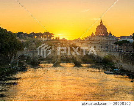 Rome, Italy with St Peter Basilica of the Vatican 39908163