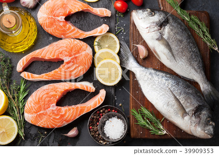 Raw salmon fish fillet and dorado Raw salmon fish fillet and dorado 39909353
