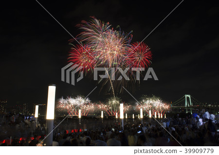Fireworks in Tokyo Odaiba 39909779