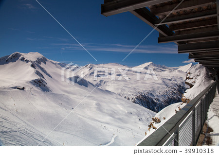 Winter scenery in the ski resort, Bad Hofgastein Winter scenery in the ski resort, Bad Hofgastein 39910318