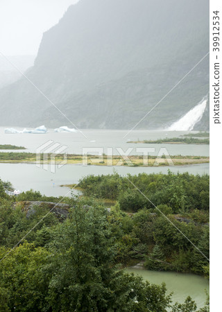 USA Alaska - Mendenhall Glacier and Lake USA Alaska - Mendenhall Glacier and Lake 39912534