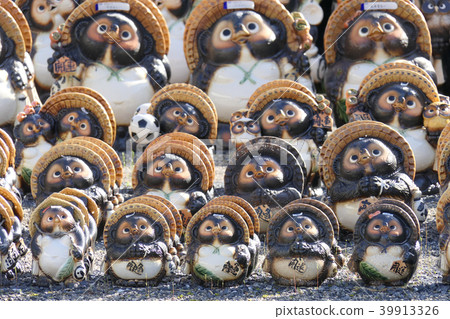 [Shigaraki ware raccoon figurine] 39913326