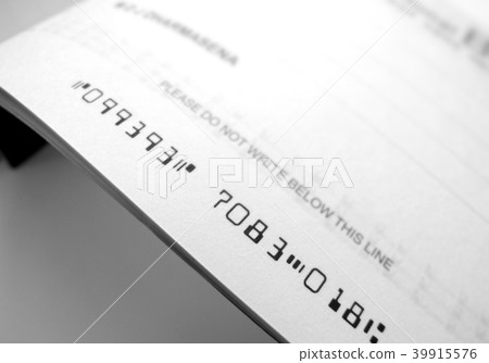 Bank cheque 39915576