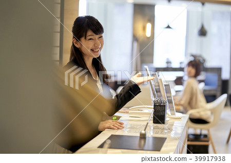 Receptionist 39917938