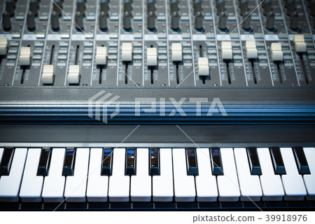 piano keys & sound mixer 39918976