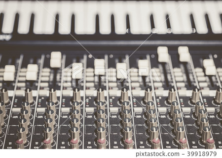 sound mixer & piano keys 39918979