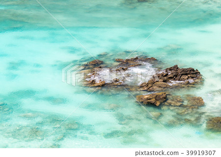 sea surface wit rock aerial 39919307