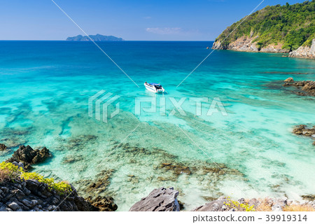 Tropical white sand beach Aerial Tropical white sand beach Aerial 39919314