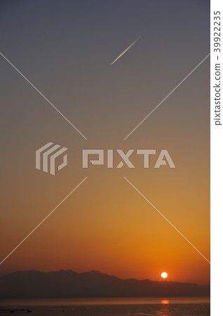 朝陽和軌跡 朝陽和軌跡 39922235