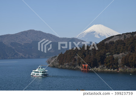 Hakone Ashinoko and Mt. Fuji 39923759