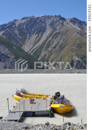Tasman Glacier Lake, Mount Cook Village Tasman Glacier Lake, Mount Cook Village 39924581