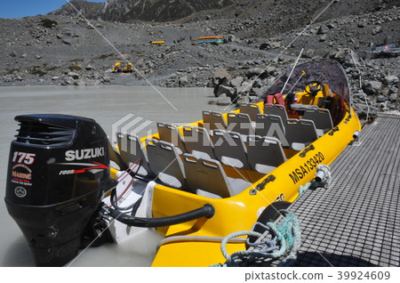 參觀塔斯曼冰川湖,庫克山村 參觀塔斯曼冰川湖,庫克山村 39924609