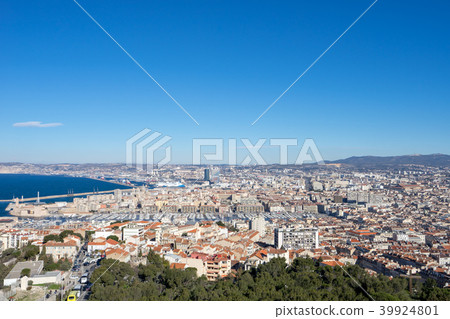 從Notre Dame de la Garde小山看見的馬賽風景 39924801