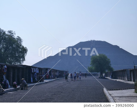 Pyramid of Teotihuacan Ruins in Mexico 39926000