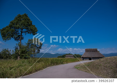Yoshinogari在坑洞型住宅中廢墟Yoshinogari歷史公園Mura Yoshinogari在坑洞型住宅中廢墟Yoshinogari歷史公園Mura 39926107
