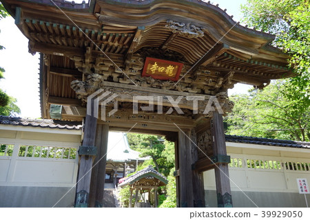 Longgu Temple 39929050