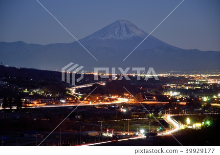 Sudama IC near night view and Mt. Fuji Sudama IC near night view and Mt. Fuji 39929177