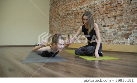 sport fitness family training mother help teaching 39933191
