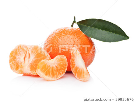 Fresh organic peeled mandarin fruit with leaves 39933676