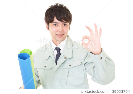 一名微笑的工人 一名微笑的工人 39933704