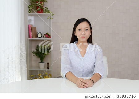 一個輕鬆的女人 一個輕鬆的女人 39933710