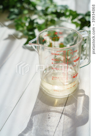 Measuring cup vinegar Measuring cup vinegar 39934868