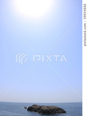 Sea and sky Sea and sky 39934888