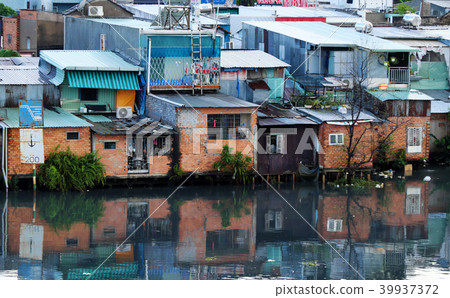 poor riverside temporary home 39937372