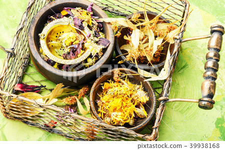 Herbal tea leaves 39938168