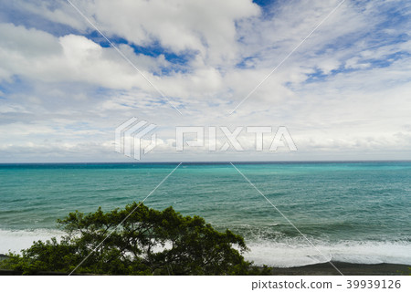 Huadong Coast overlooking the Pacific Ocean 39939126