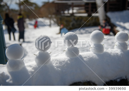 Snowman, Kiyosato, Seisen Dormitory (Yamanashi Prefecture) in Kiyosato in winter Snowman, Kiyosato, Seisen Dormitory (Yamanashi Prefecture) in Kiyosato in winter 39939698