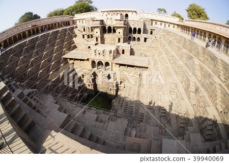 Chanda Bari 39940069