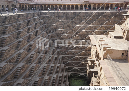 Chanda Bari 39940072