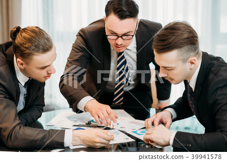 business discussion document diagram data review business discussion document diagram data review 39941578