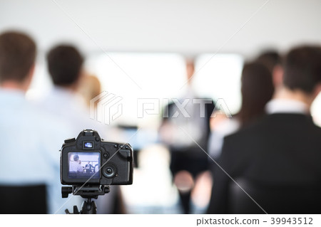 Making video of business people 39943512