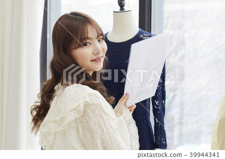 Fashion designer, korean 39944341