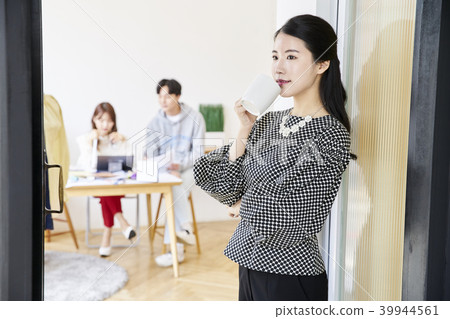 Fashion designer, korean Fashion designer, korean 39944561