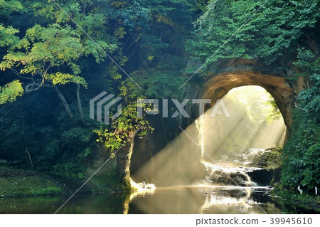 Chiba Nobizo Waterfall in the morning Chiba Nobizo Waterfall in the morning 39945610