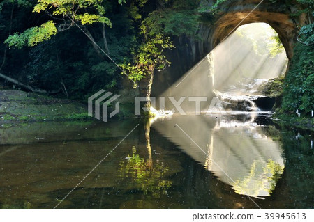 Nomizo Falls, Kameiwa Cave, Heart Light 39945613