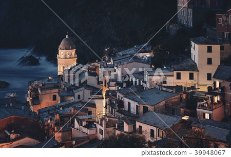 Vernazza Cinque Terre 39948067