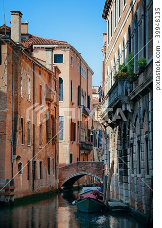 Venice canal 39948135