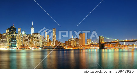Brooklyn Bridge and downtown Manhattan Brooklyn Bridge and downtown Manhattan 39948920