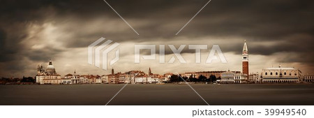 Venice skyline panorama Venice skyline panorama 39949540