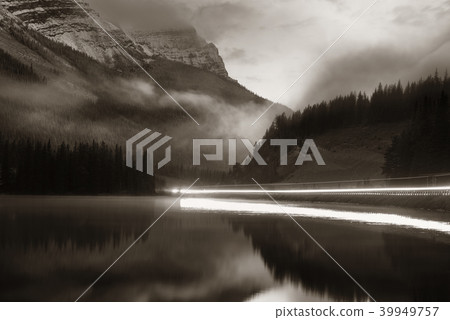 Lake sunset Lake sunset 39949757
